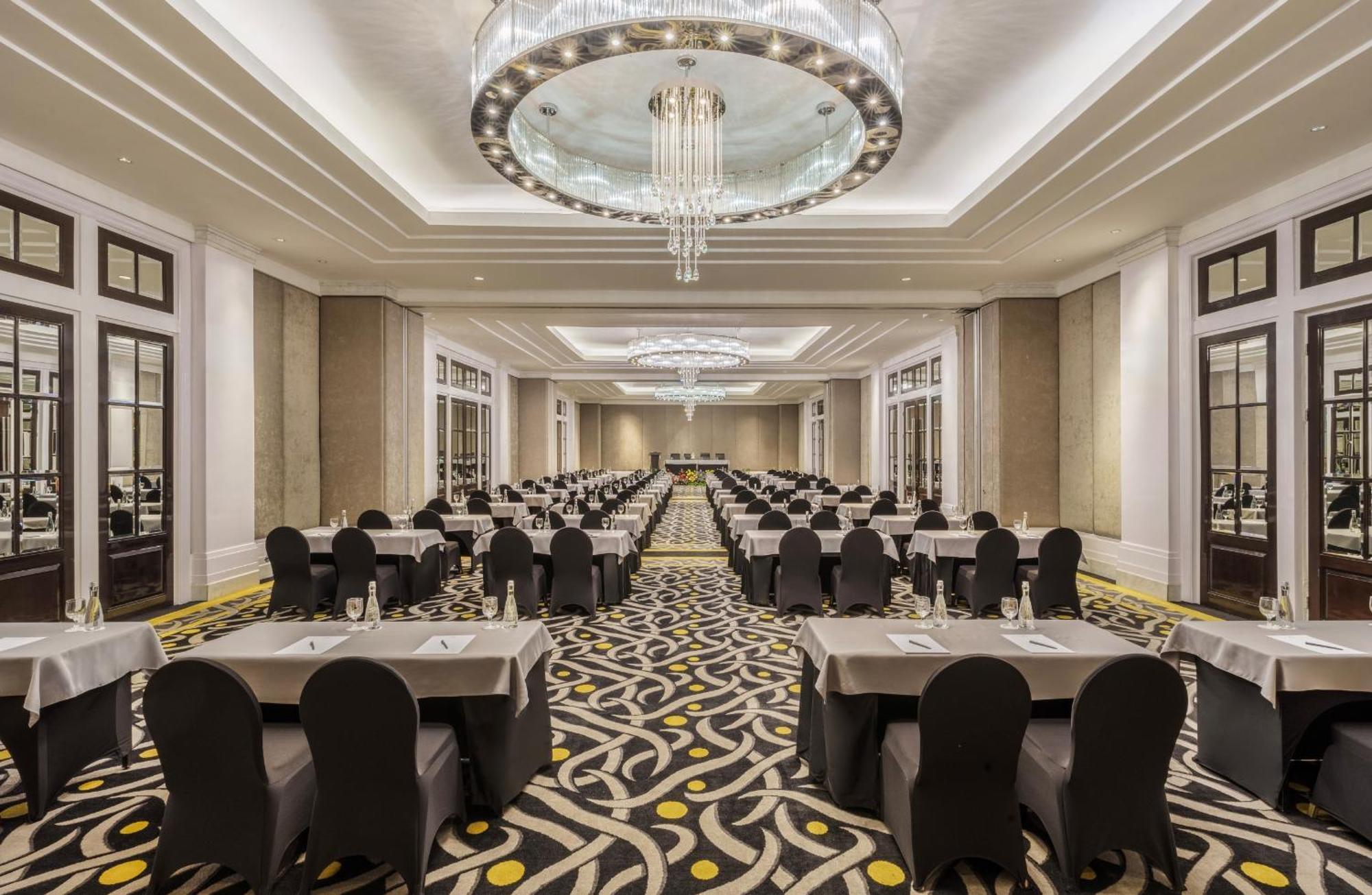 Hotel Ciputra World Surabaya Managed By Swiss-Belhotel International Exterior foto